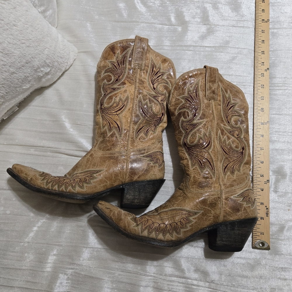 Eagle Cowboy Boots with Embroidered Design By Corral Size 8. - Picture 7 of 14